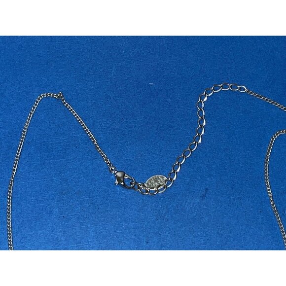 Lauren Conrad Chain Necklace w silver tone Pendant and faux diamonds - Picture 5 of 9